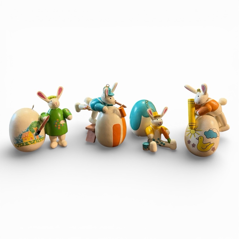 Avon Love-A-Bunny Collection‎ Figurine Set - Set Of (4)